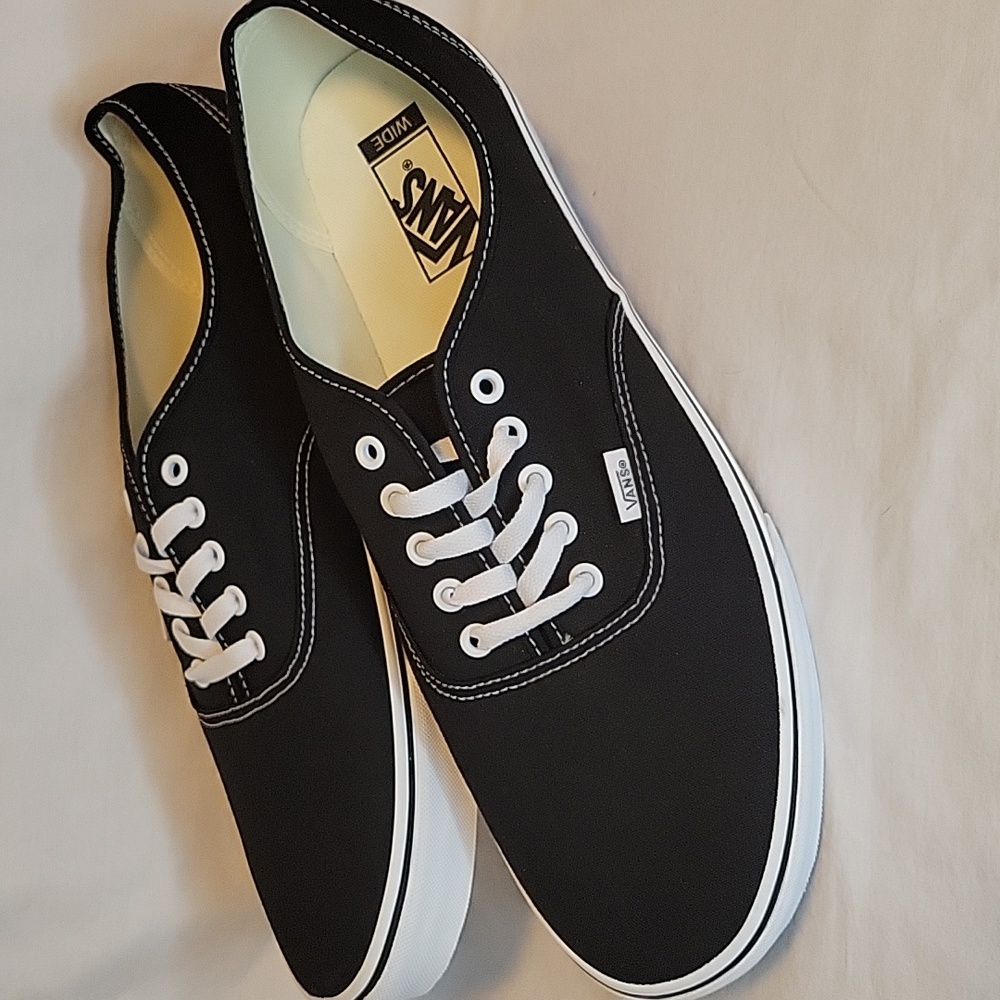 Vans Authentic Wide Shoe